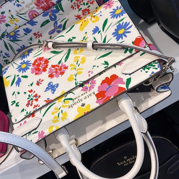 Kate Spade Staci Medium Satchel medium satchel
KB719 garden bouquet
cream multi - Picture 7 of 16